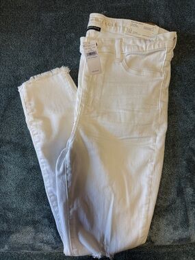 American Eagle Women’s White Distressed Stretch Jeans NWT